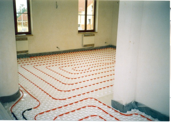 Rehau - podlahov topen