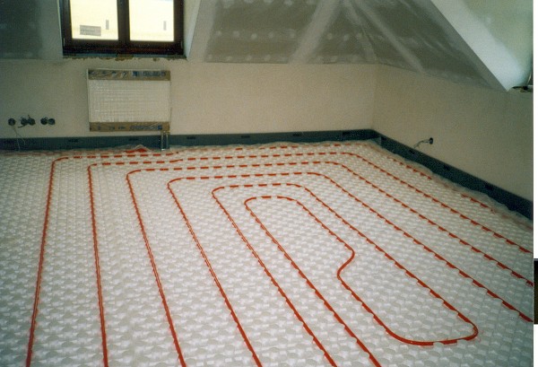 Rehau - podlahov topen